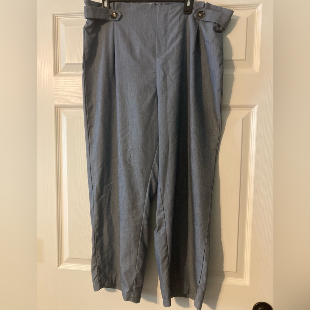 SHEIN Women's Blue Capris with Button Detail